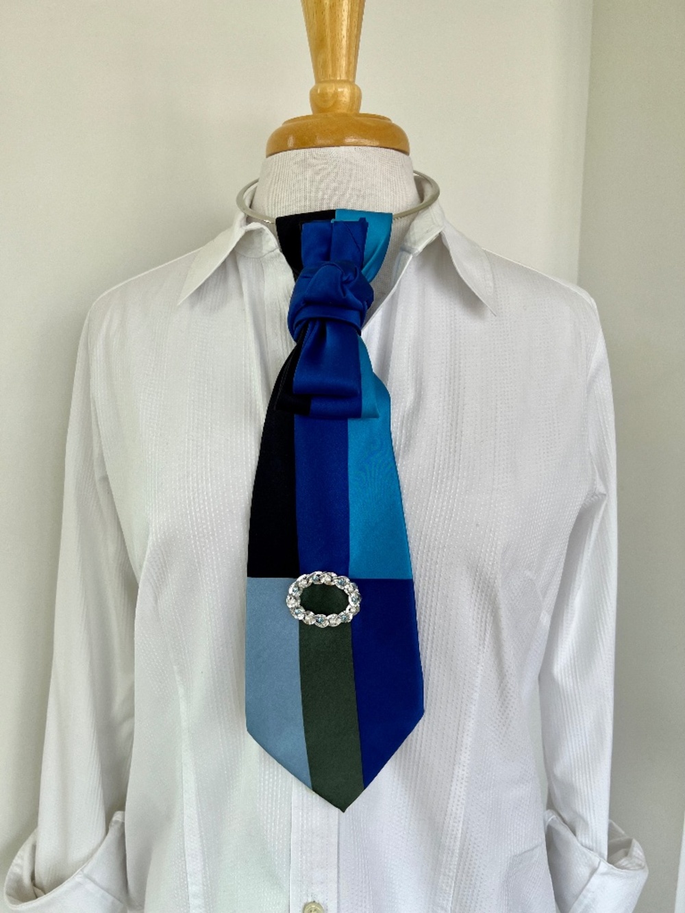 A20🇨🇦_Vintage Silk Gene Meyer Tali Tie